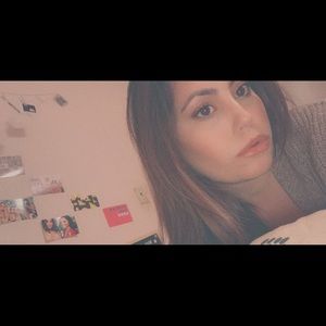 Meet your Posher, Julia